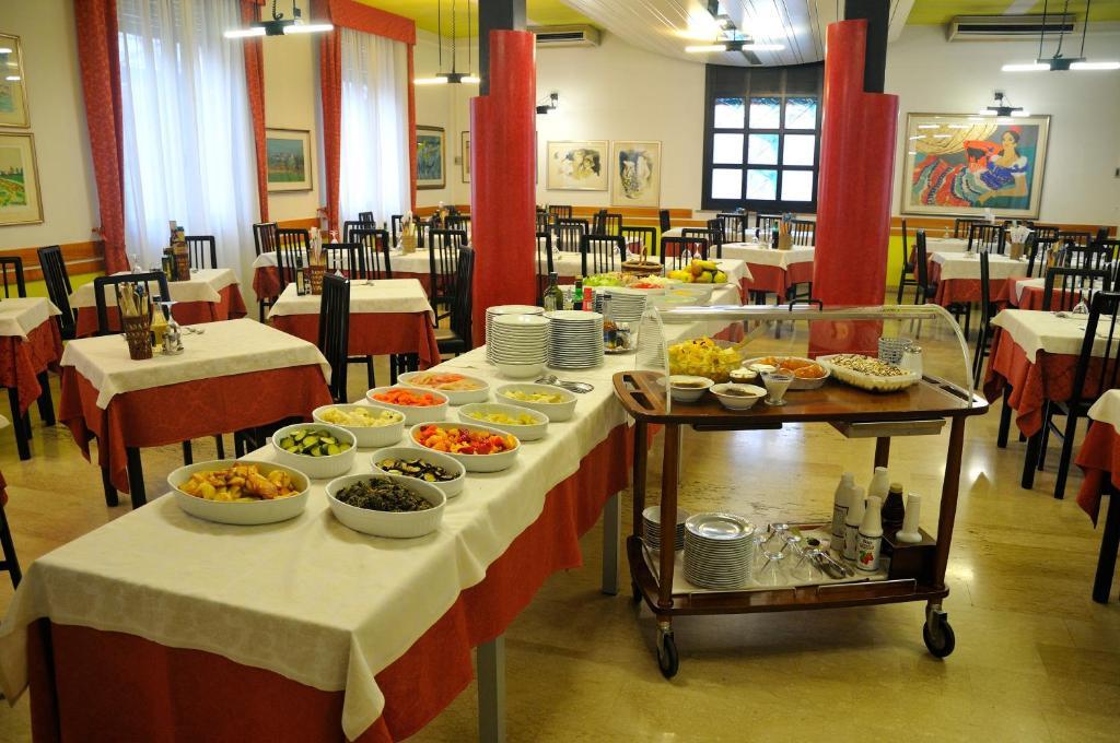 Albergo San Remo Монтебелуна Екстериор снимка