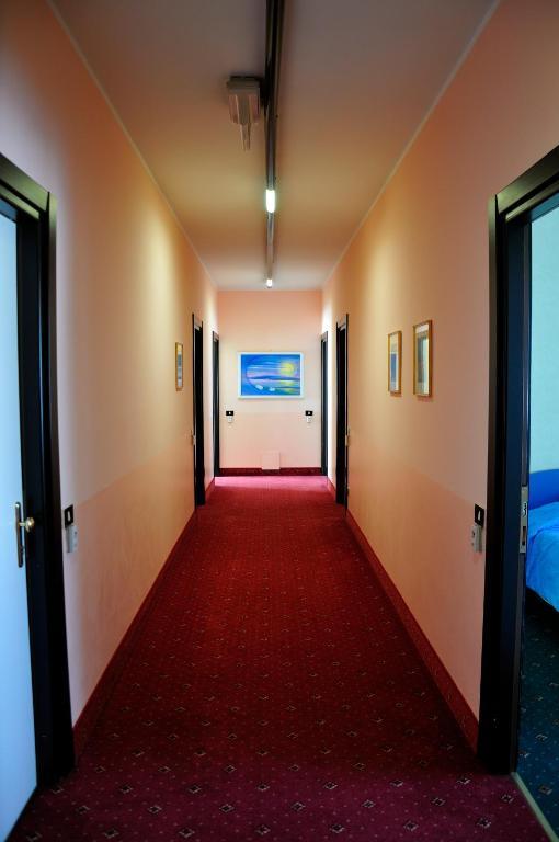Albergo San Remo Монтебелуна Екстериор снимка